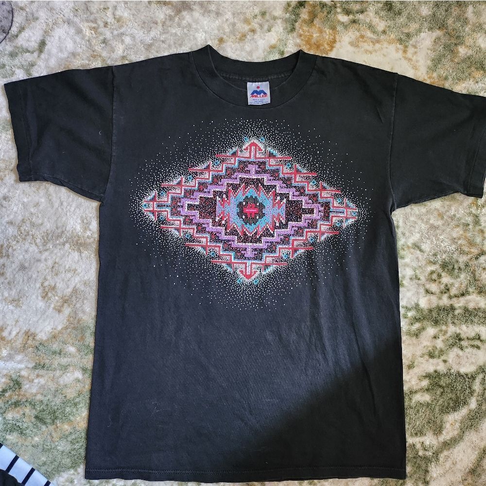 Vintage southwestern design t-shirt.